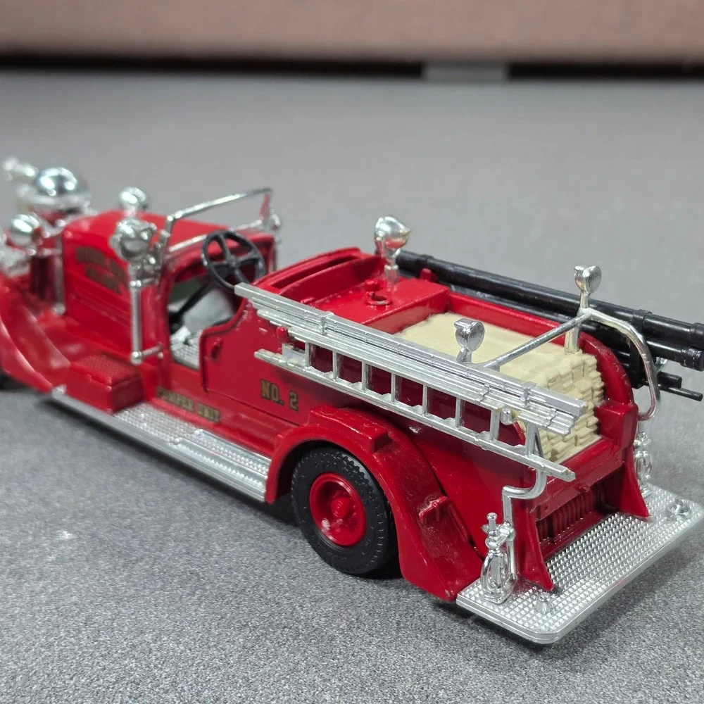 Signature Models Fire Truck Dubuque Iowa Pumper Unit Red Good Diecast 1/43